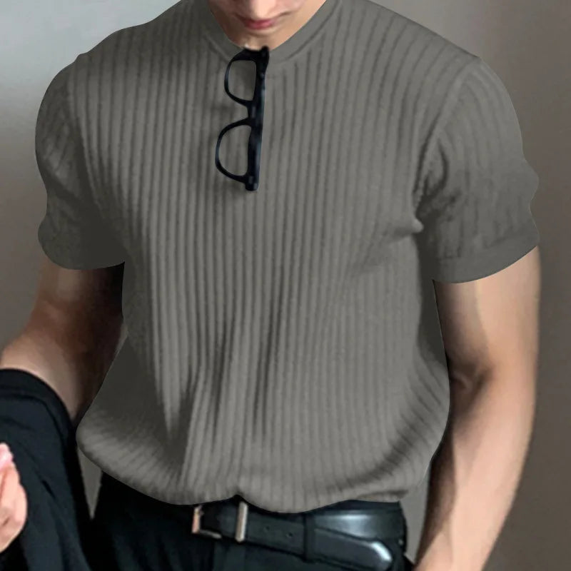 Ropa de verano para hombre, camiseta ligera de lujo, ocio, manga larga, cuello redondo, drapeado, Color sólido, camisa básica holgada, prendas de punto populares